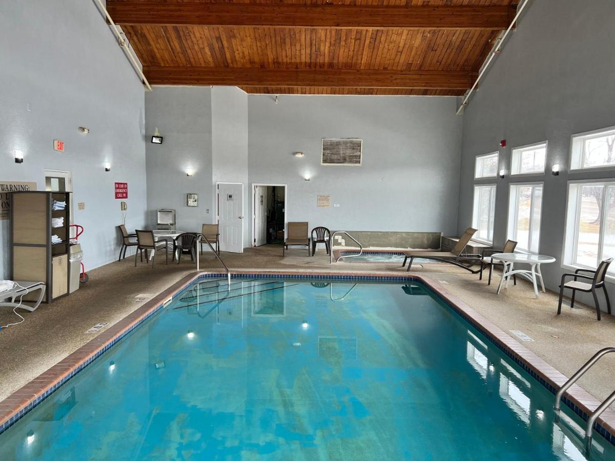 Grandstay Hotel And Suite Waseca Esterno foto