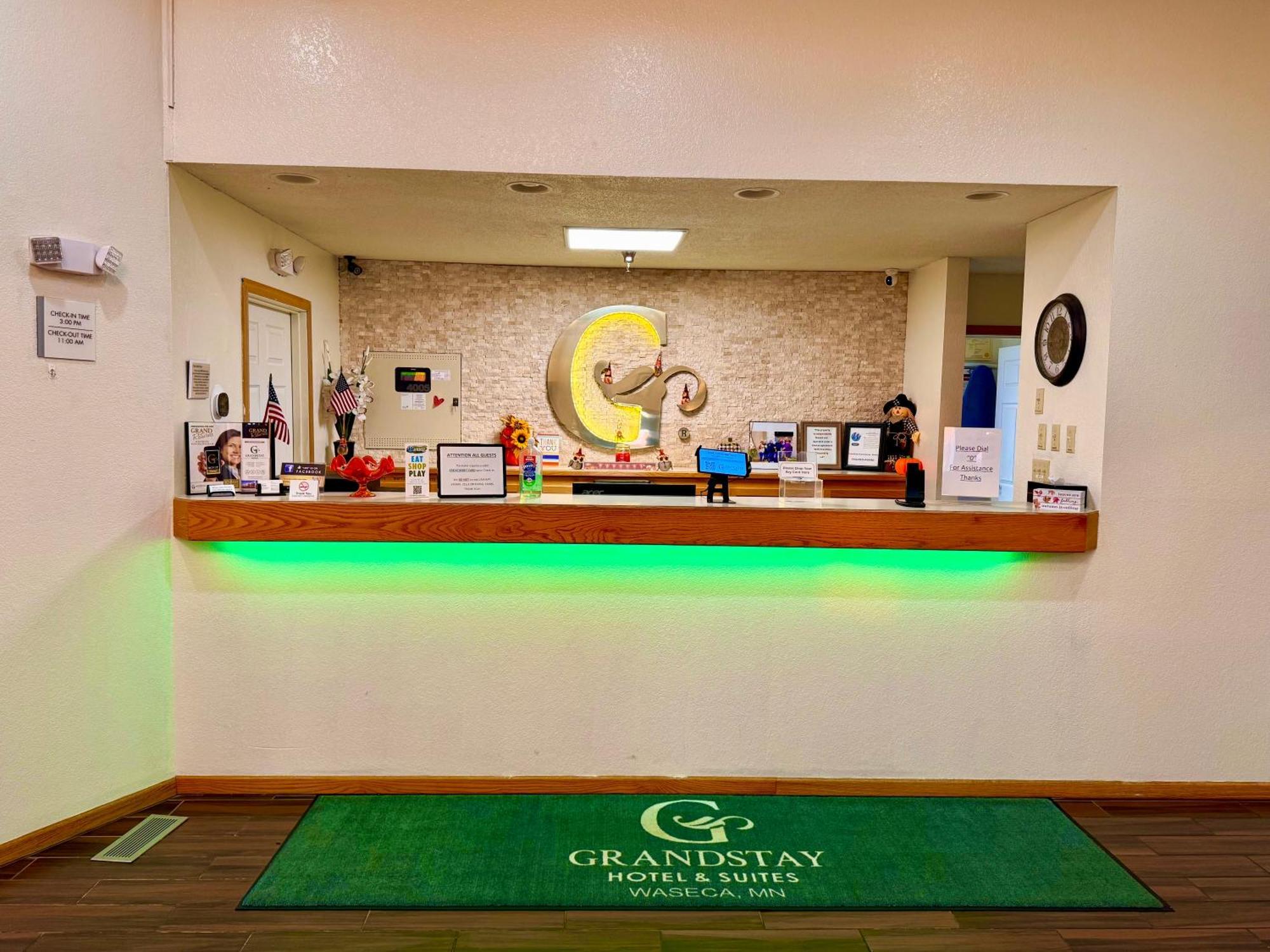 Grandstay Hotel And Suite Waseca Esterno foto