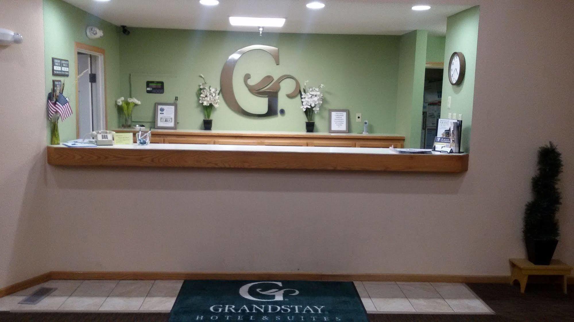 Grandstay Hotel And Suite Waseca Esterno foto