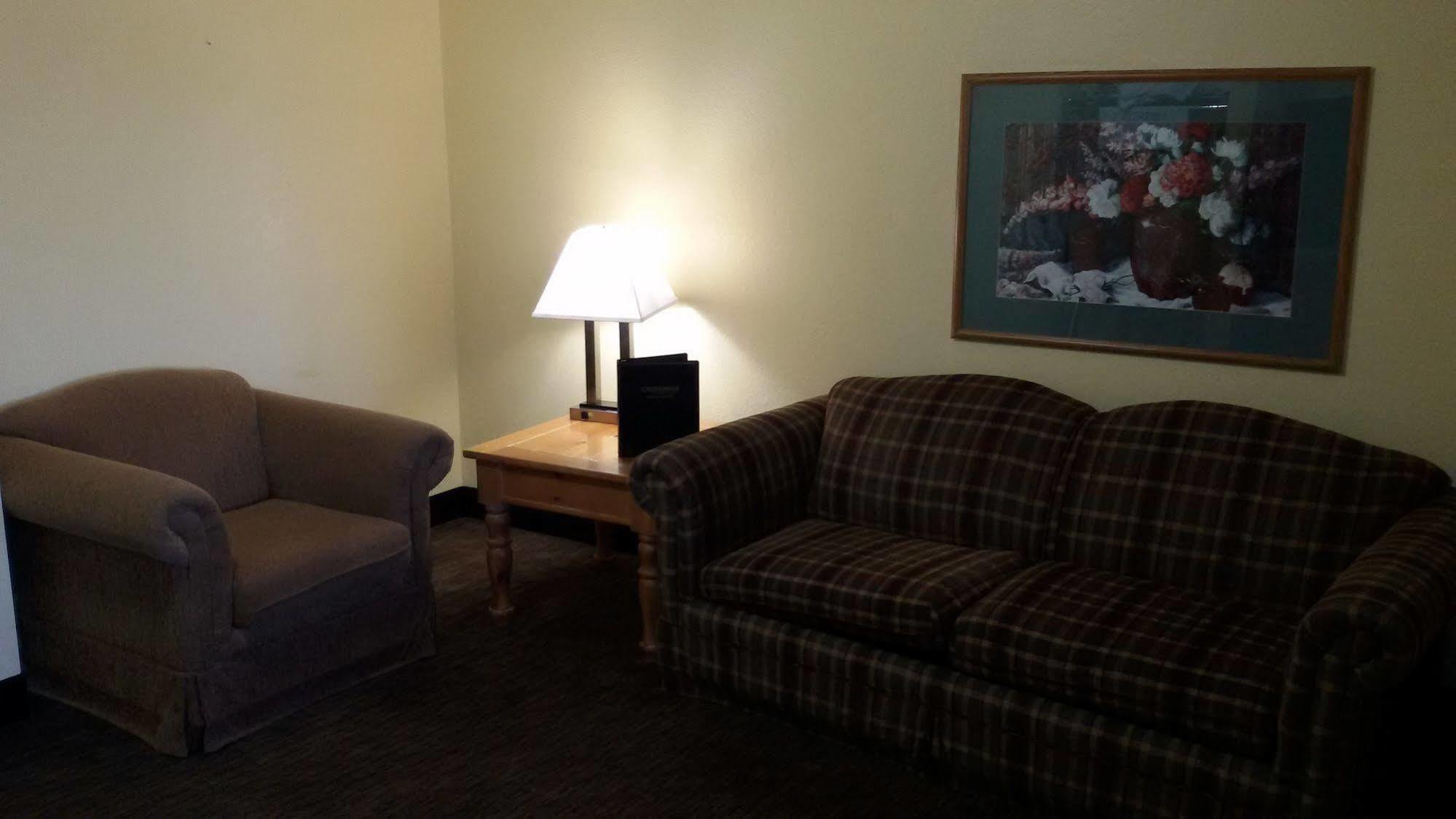 Grandstay Hotel And Suite Waseca Esterno foto
